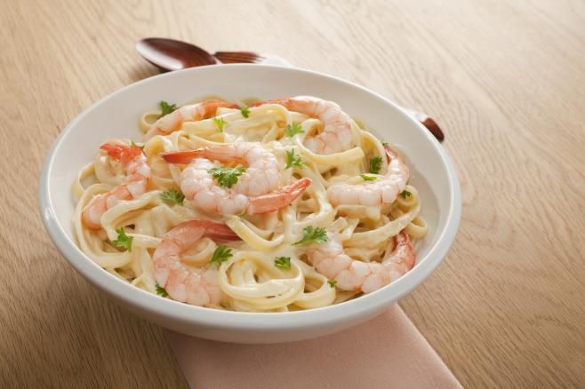 Fettuccine alfredo camarão Alimentos Zaeli